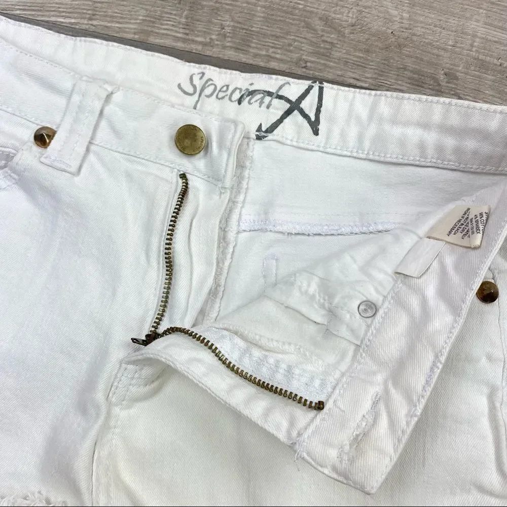 Special A Studded Raw Hem Jean‎ Shorts White Size M